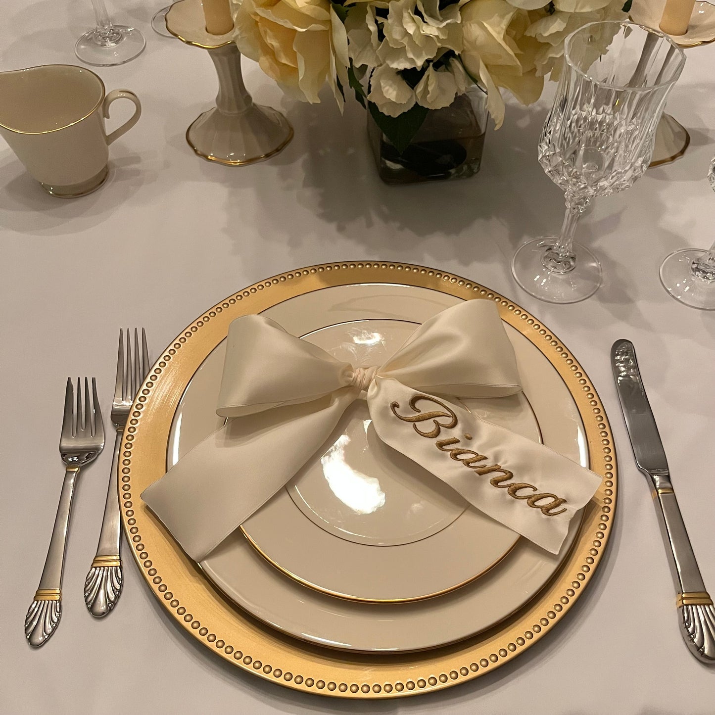 Table Setting Bow